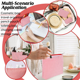 Pochettes de maquillage Huhumy sur une table avec des accessoires de beauté