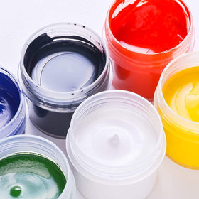 Pots en plastique pour cosmétiques avec contenu visible