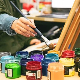Pots TUZAZO utilisés pour des échantillons de produits cosmétiques