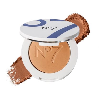 Poudre de finition No7 Lift & Luminate 10g, teinte profonde, vue de face