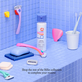 Poudre de shampooing sec Billie avec cheveux volumineux