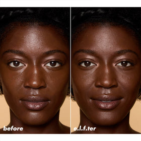 Poudre fixante Halo Glow d'e.l.f. sur un fond neutre
