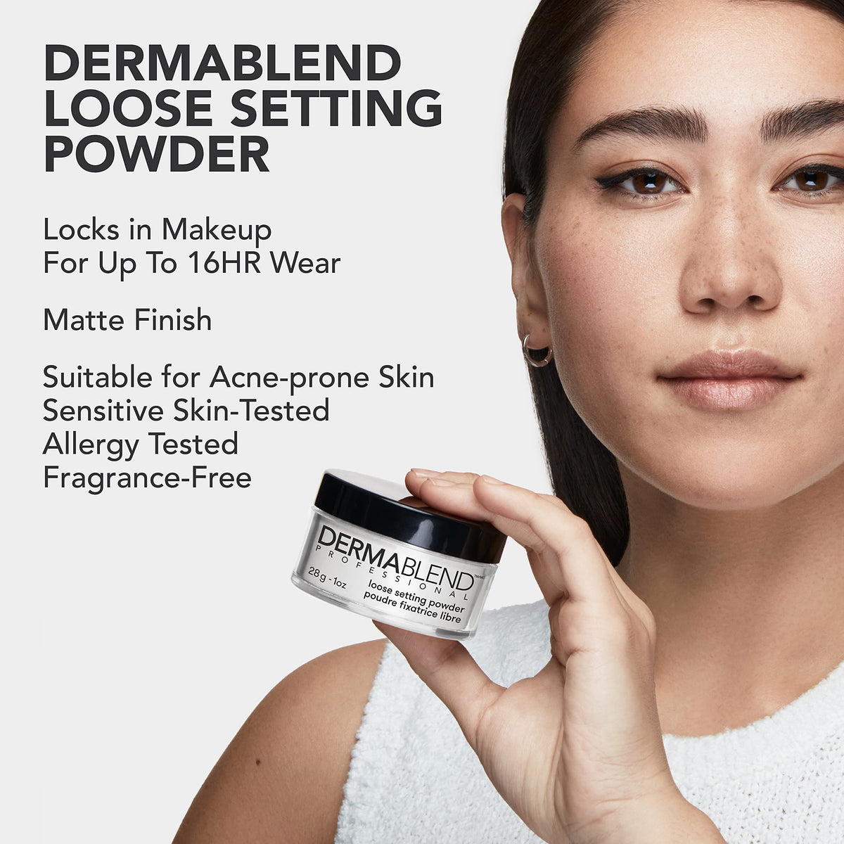 Poudre Libre Fixante Dermablend sur une table de maquillage