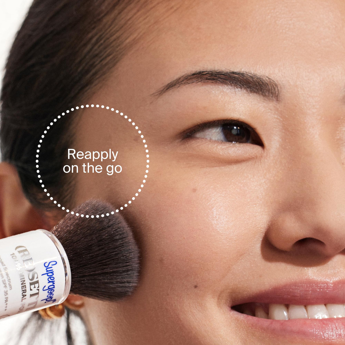 Poudre (Re)setting SPF 35 de Supergoop! pour retouches en extérieur