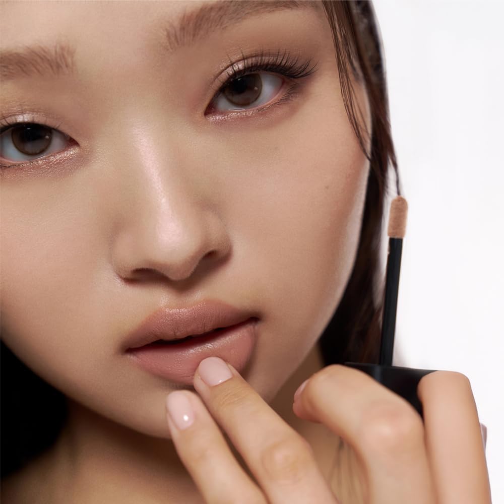 Primer à lèvres JAVIN DE SEOUL dans un environnement de maquillage