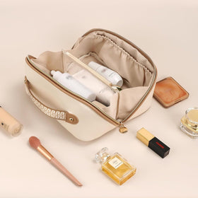 Prite trousse de maquillage avec séparateur transparent