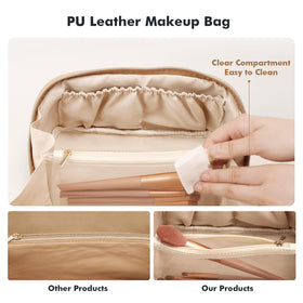 Prite trousse de maquillage sur un comptoir de salle de bain