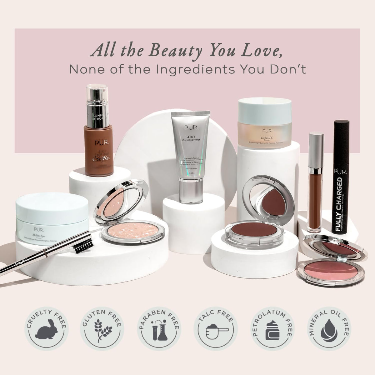 PÜR MINERALS Fond de Teint Minéral Pressé 4-en-1, en situation, maquillage fini