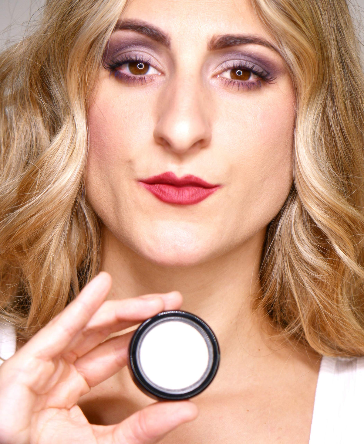 Pure Ziva Base Pigmentée 10g en utilisation sur un modèle