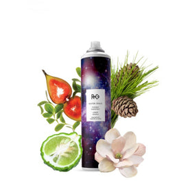 R+Co Outer Space Laque Flexible 9,5oz à côté de produits capillaires
