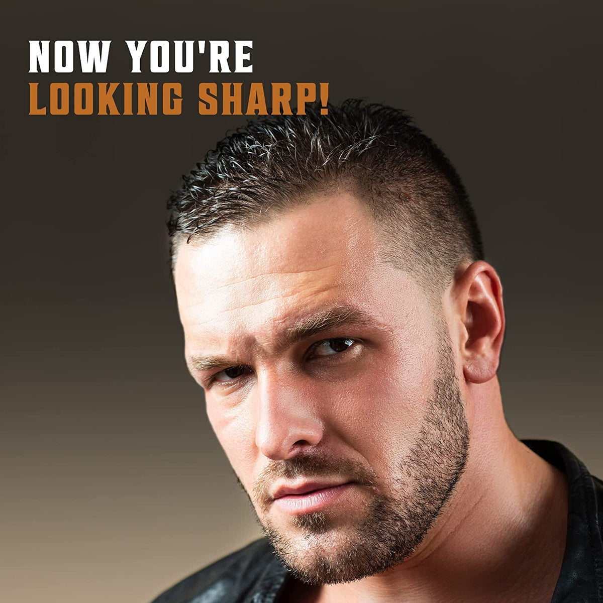 Rasoir de sécurité SHAVING REVOLUTION posé sur une surface avec accessoires