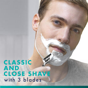 Rasoir Gillette Mach3 en action sur une surface de rasage