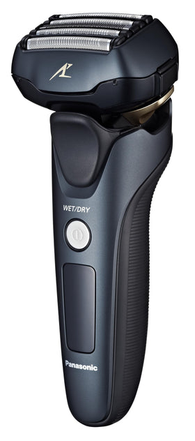 Rasoir Panasonic Arc5 en utilisation sous la douche