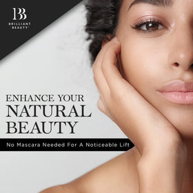 Recourbe-cils Brilliant Beauty en action sur des cils naturels