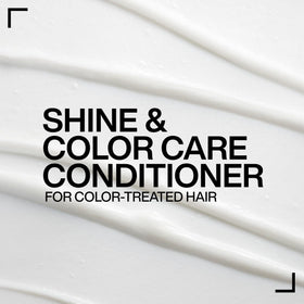 Redken Après-Shampooing Acidic Color Gloss appliqué sur des cheveux