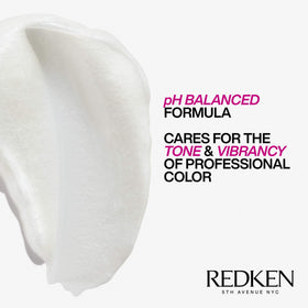 Redken Color Extend Magnetics Après-Shampooing 1000g avec arrière-plan élégant