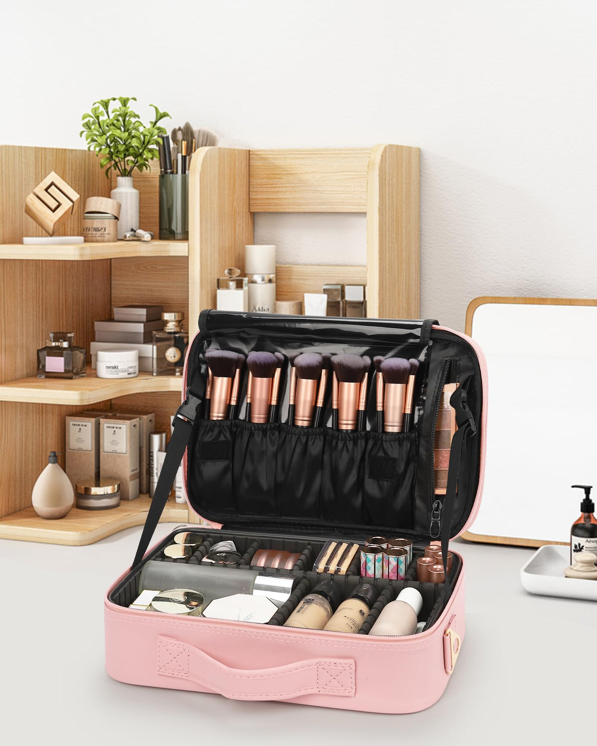Relavel trousse de maquillage avec divers accessoires de beauté