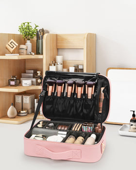 Relavel trousse de maquillage avec divers accessoires de beauté