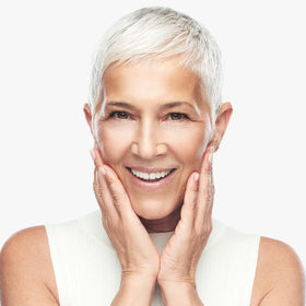 Replenix Crème de Nuit Rajeunissante appliquée sur la peau