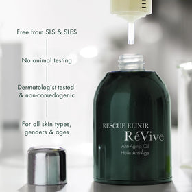 RéVive Huile Visage Anti-Âge application on face