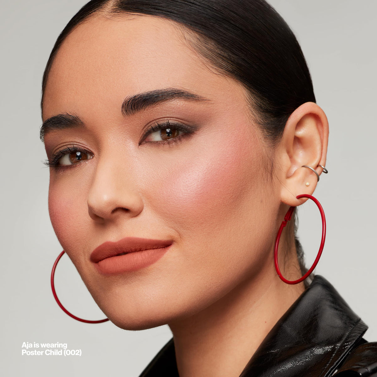 REVLON ColorStay Limitless Matte Lipstick 002 Poster Child échantillon sur peau