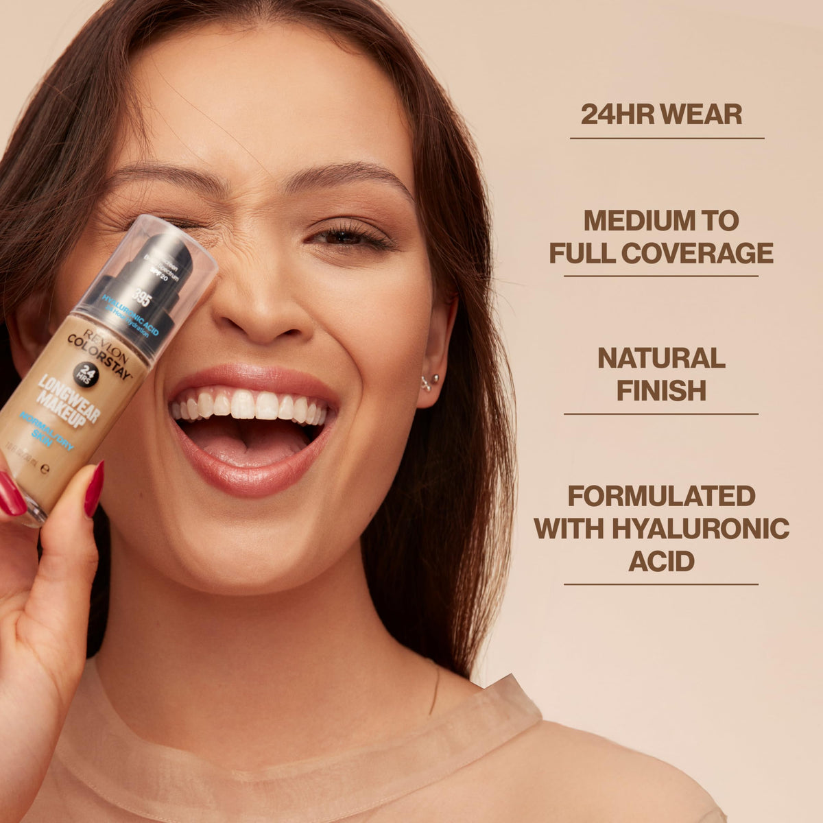 REVLON Fond de teint 410 Cappuccino application avec pinceau