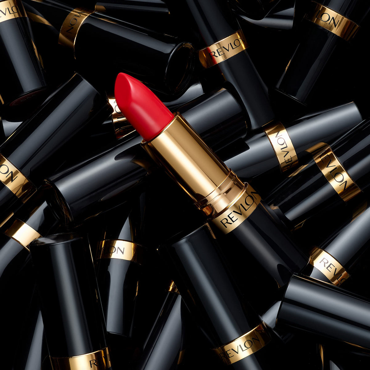 REVLON Rouge à Lèvres Super Lustrous 761 Extra Spicy avec d'autres teintes