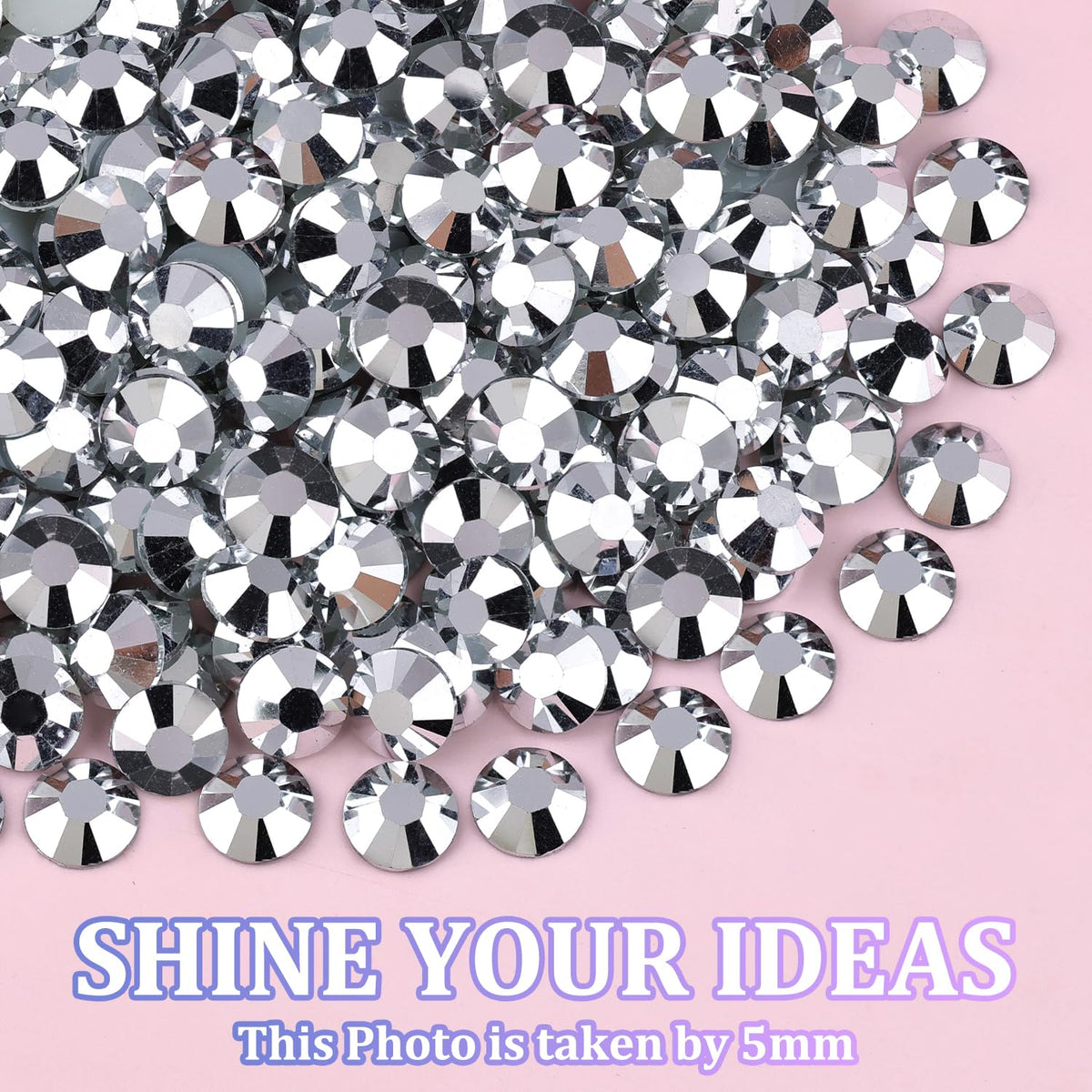 Rhinestones en résine argent sur un vêtement personnalisé
