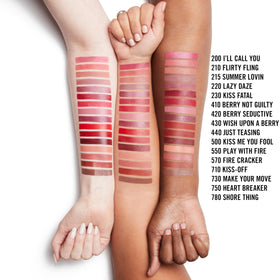Rimmel Provocalips 16h rouge à lèvres Firecracker, texture sur les lèvres
