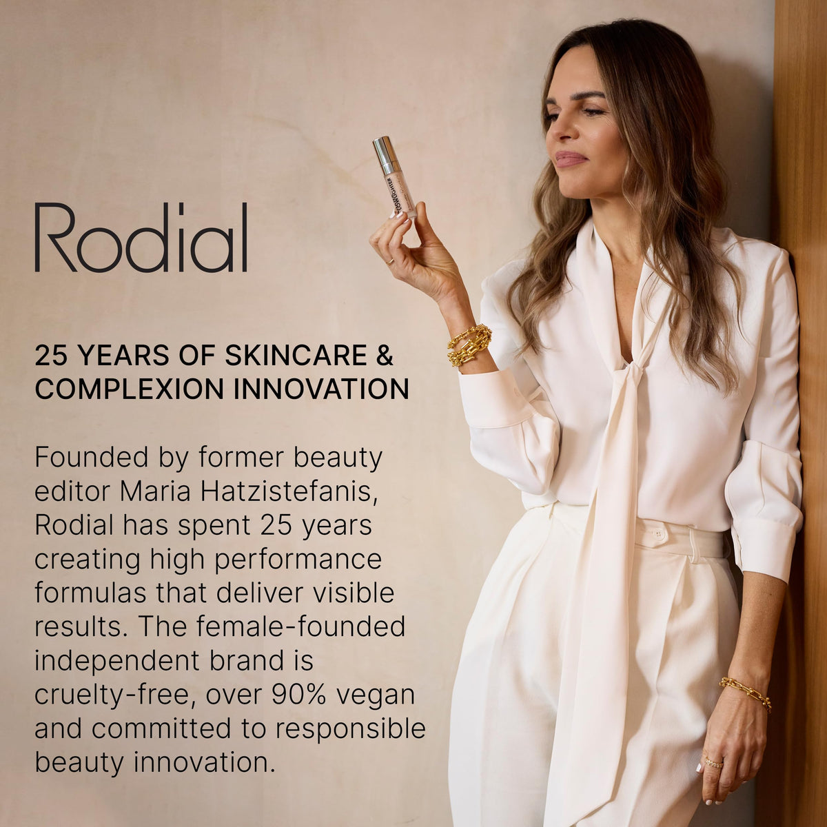 Rodial Soft Focus Glow Drops avec accessoires de maquillage