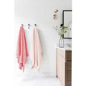 ROLSHOL Serviette en microfibre pour cheveux à côté de produits de beauté