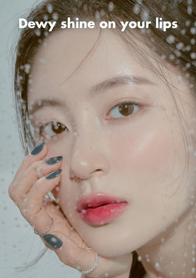 rom&nd Dewyful Water Tint 07 Cherry Way en mode lifestyle