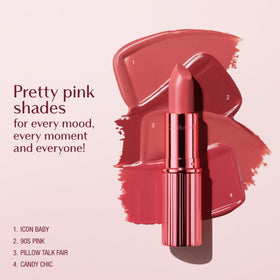 Rouge à Lèvres Charlotte Tilbury K.I.S.S.I.N.G montré sur les lèvres