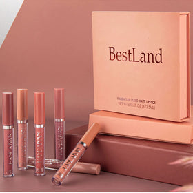 Rouge à lèvres liquide mat BestLand couleur corail sur lèvres