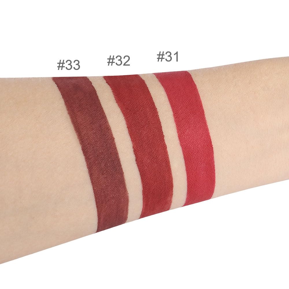 Rouge à lèvres mat evpct couleur brun sur un fond blanc