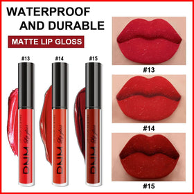 Rouge à lèvres mat evpct couleur rouge vif en gros plan