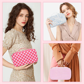 Sac de maquillage Relavel rose foncé vu de côté
