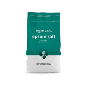 Sachets de sel Epsom Basics dans un cadre de bain