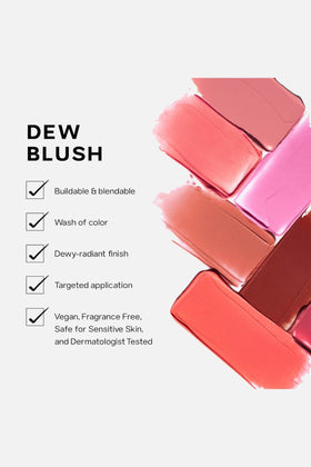 Saie Dew Liquid Blush avec autres produits de maquillage