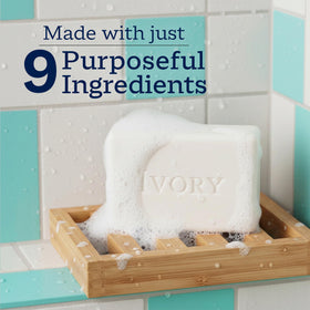 Savon bar Ivory Sensitive dans une salle de bains