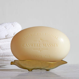 Savon Caswell-Massey Number Six sur un porte-savon