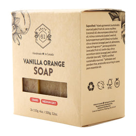 Savon fait main Crate 61 Organics sur une surface en bois