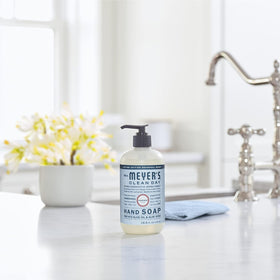 Savon Liquide Mains Snowdrop avec d'autres produits Mrs. MEYER'S