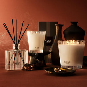 Savon liquide NEST New York Ambre Marocain sur un fond élégant
