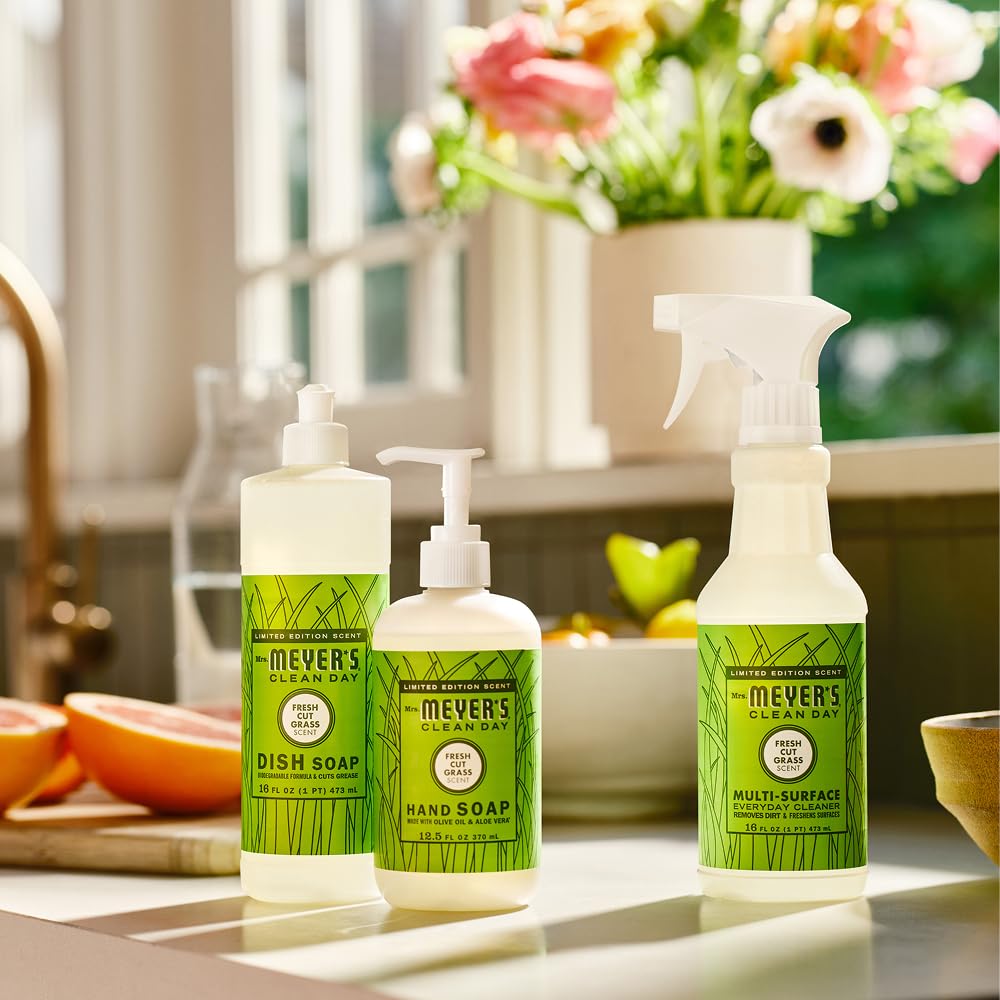 Savon liquide pour mains Mrs. MEYER'S dans un cadre de cuisine