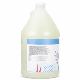 Savon mains Ginger Lily Farms sur un fond de salle de bain
