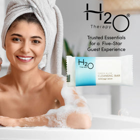 Savon nettoyant H2O Therapy dans un environnement de salle de bain