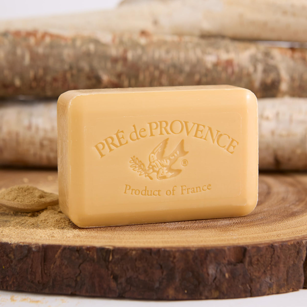 Savon Pre de Provence à côté du lavabo