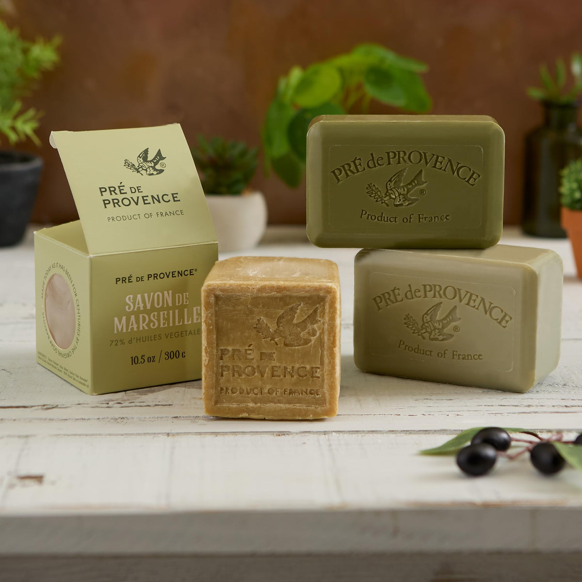 Savon Pre de Provence avec une coupe montrant l'intérieur