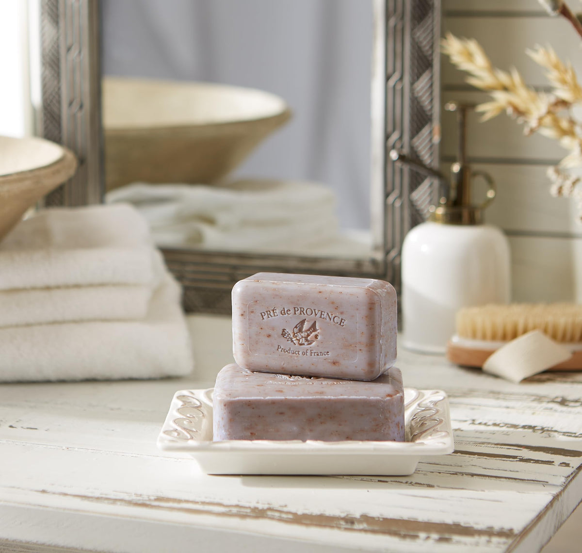 Savon Pre de Provence Lavande 250g sur un porte-savon